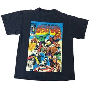 Marvel Super Heroes T-shirt Secret Wars Graphic Tee Size Small
